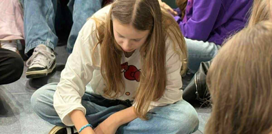 Realne życie ponad wirtualnym – czy to możliwe w dobie cyfryzacji i AI?